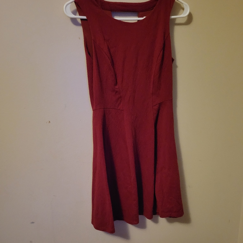 (B) Lauren Conrad Sleeveless fit and flare dress - Picture 4 of 6